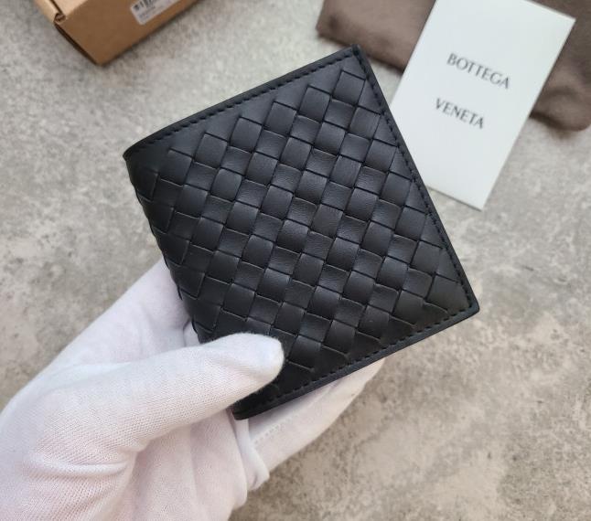 보테가베네타 남자지갑 인트레치아토/ 고급선물포장