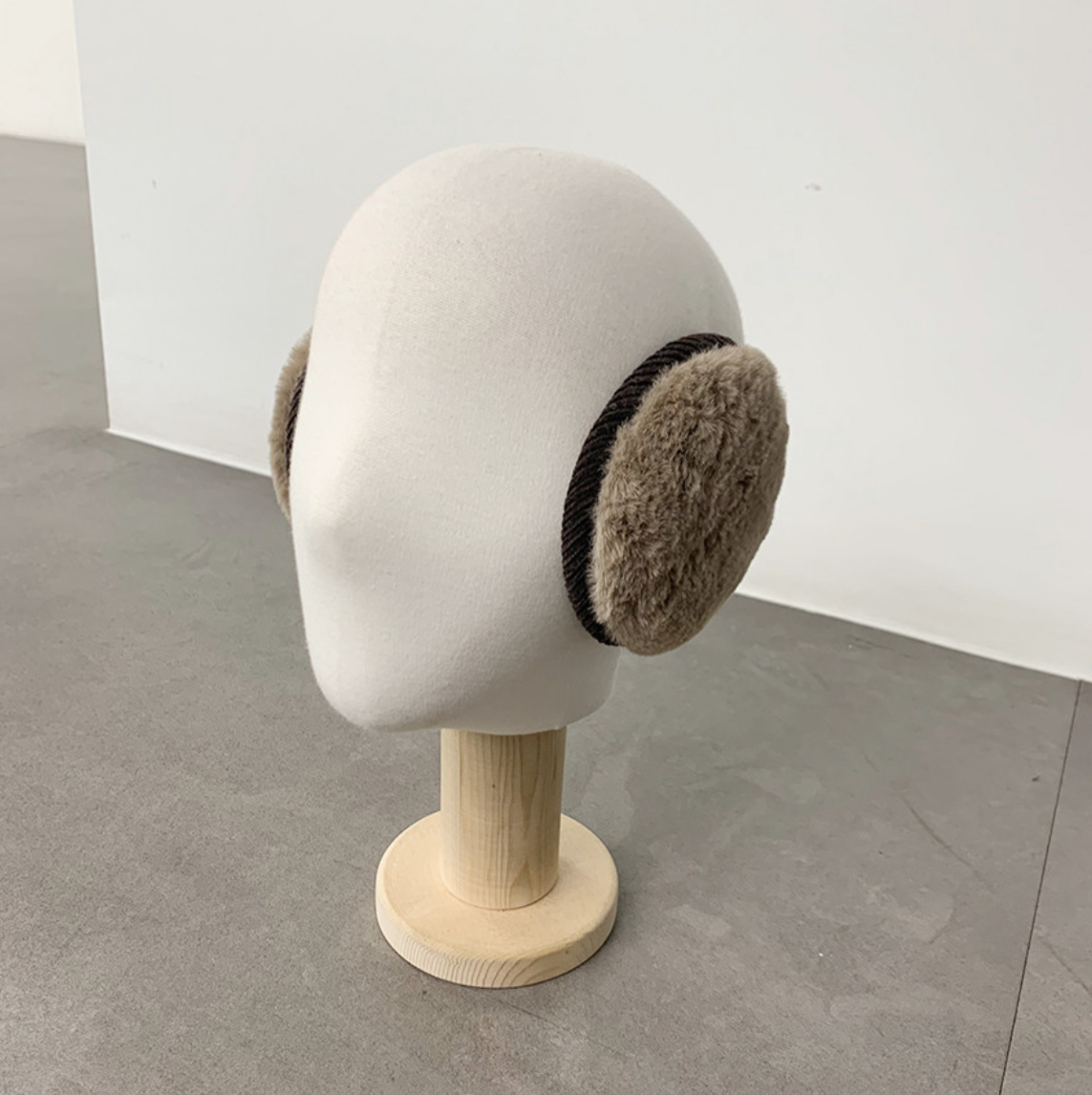 방한 귀마개 겨울 귀도리 털귀마개 이어머프 양털 접이식 귀덮개 퍼 이어워머 여성 남자