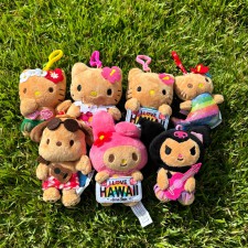 알로하소일 하와이 태닝키티 키링 50주년 헬로키티 태닝 스누피 포차코 산리오 인형 열쇠고리