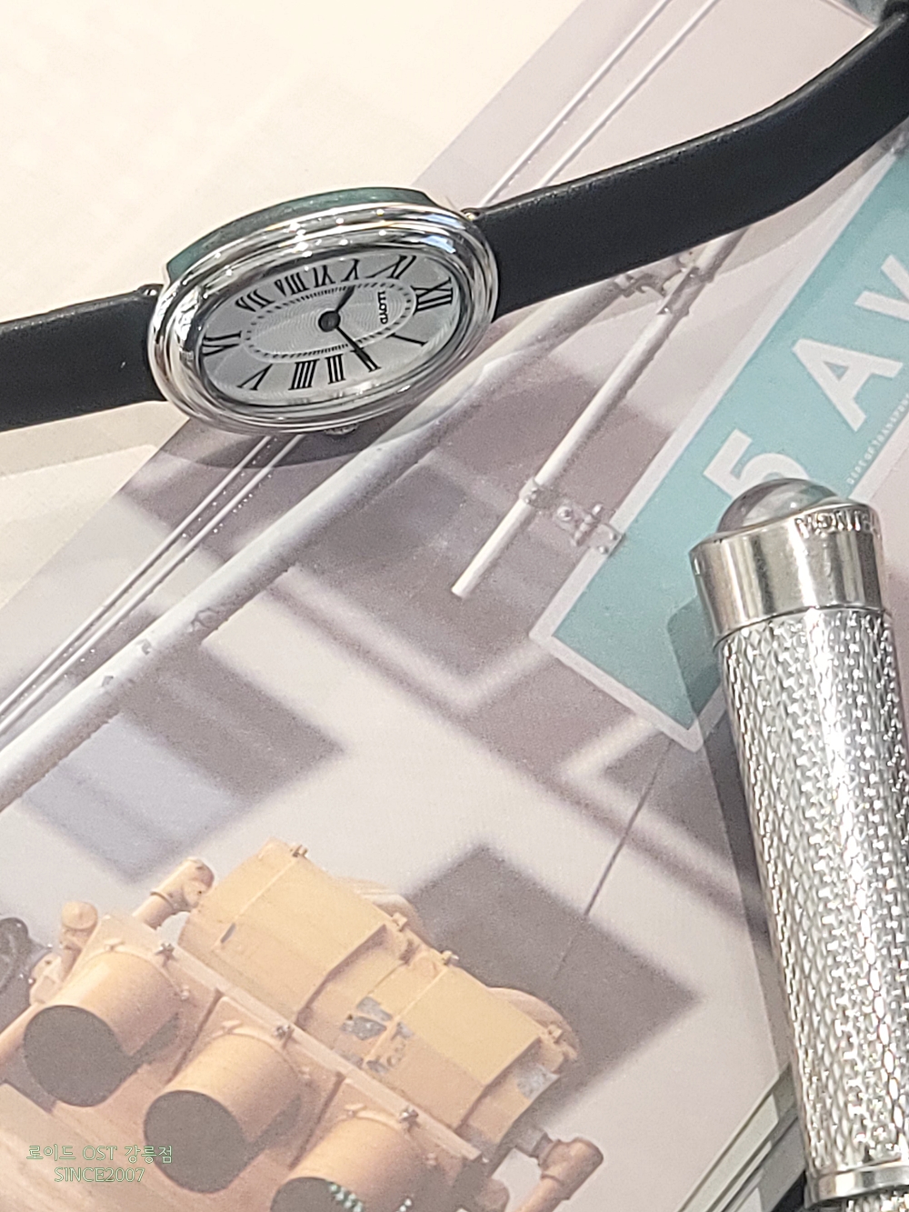 로이드 시계 어썸 오벌 클래식 가죽 여성 시계 OST 강릉점 당일출고