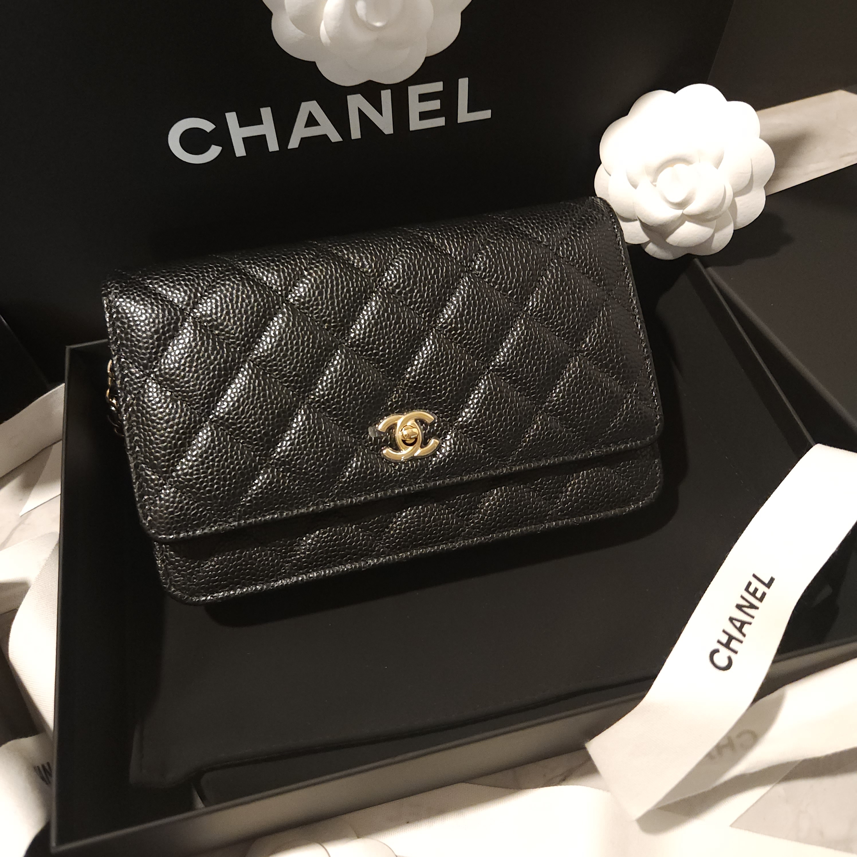 (국내백화점) 샤넬 클래식 WOC 체인지갑 미니백 캐비어 턴락 보이샤넬 AP4241
