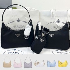 [국내백화점] 프라다 호보백 미니 테수토 리 나일론 체인 사피아노